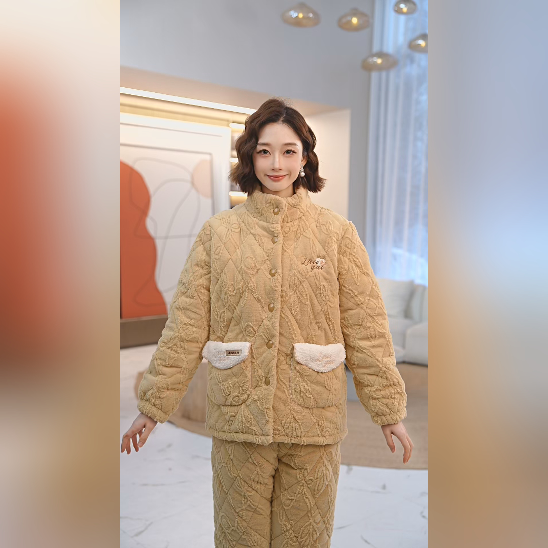 秋鹿米粒绒提花披法兰绒立领三层夹棉女套冬季甜美显年轻