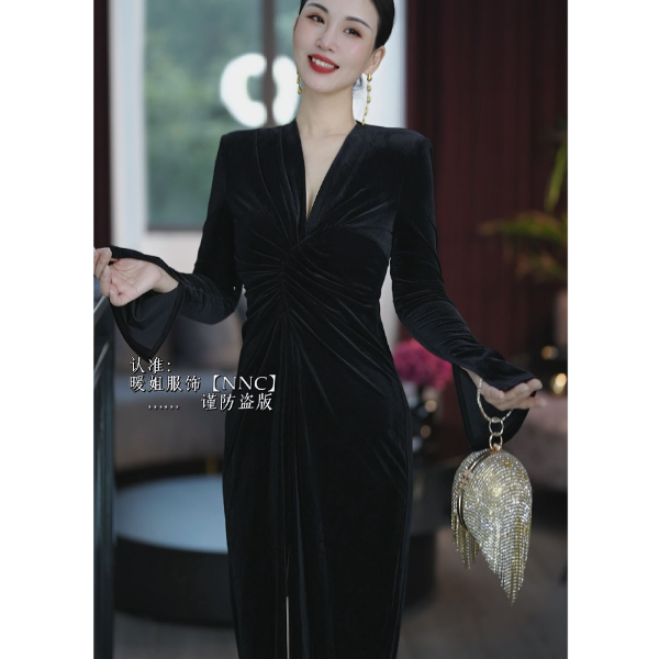 【NNC】秋冬轻奢御姐年会礼服丝绒长裙高贵连衣裙长款秋季黑色气质