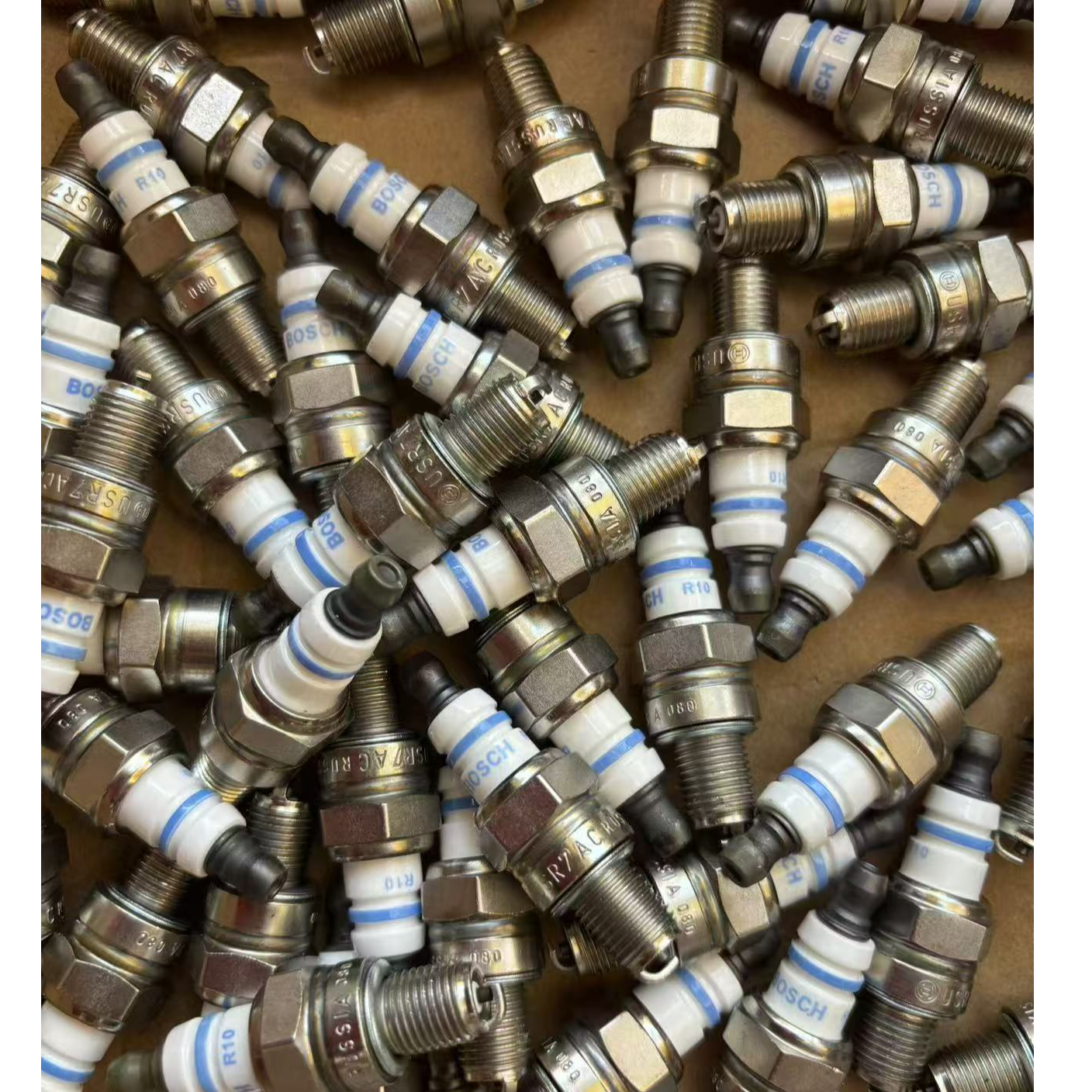 BOSH德国博士火花塞 162 172 182 212 251 250 382 362油锯火花塞