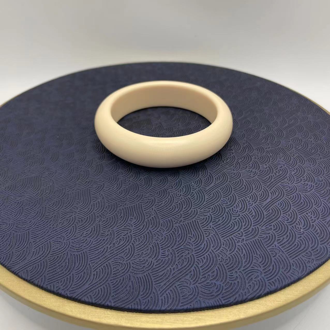 1114老板推荐白色手镯