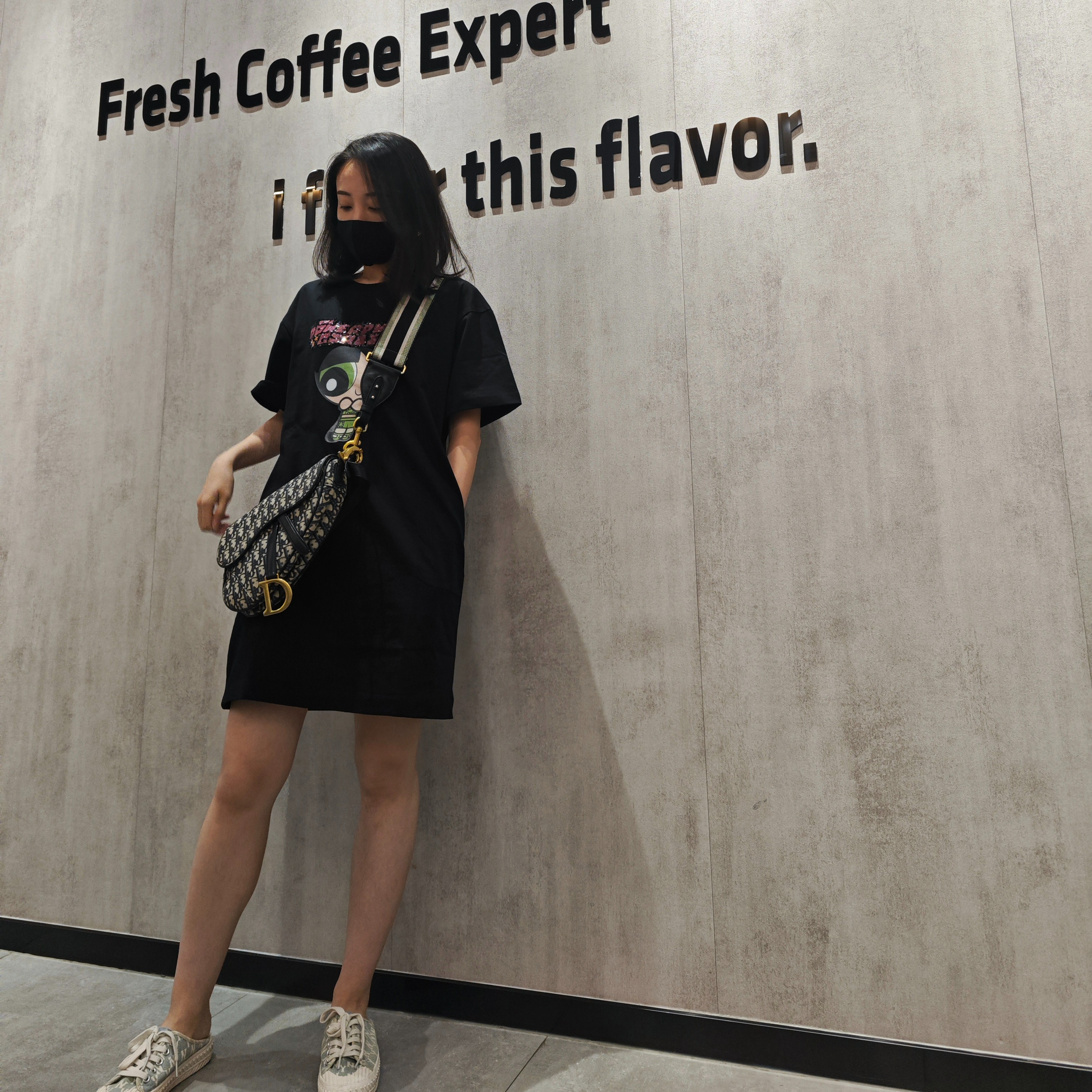 2023新款飞天小女警印花亮片短袖T恤连衣裙黑色