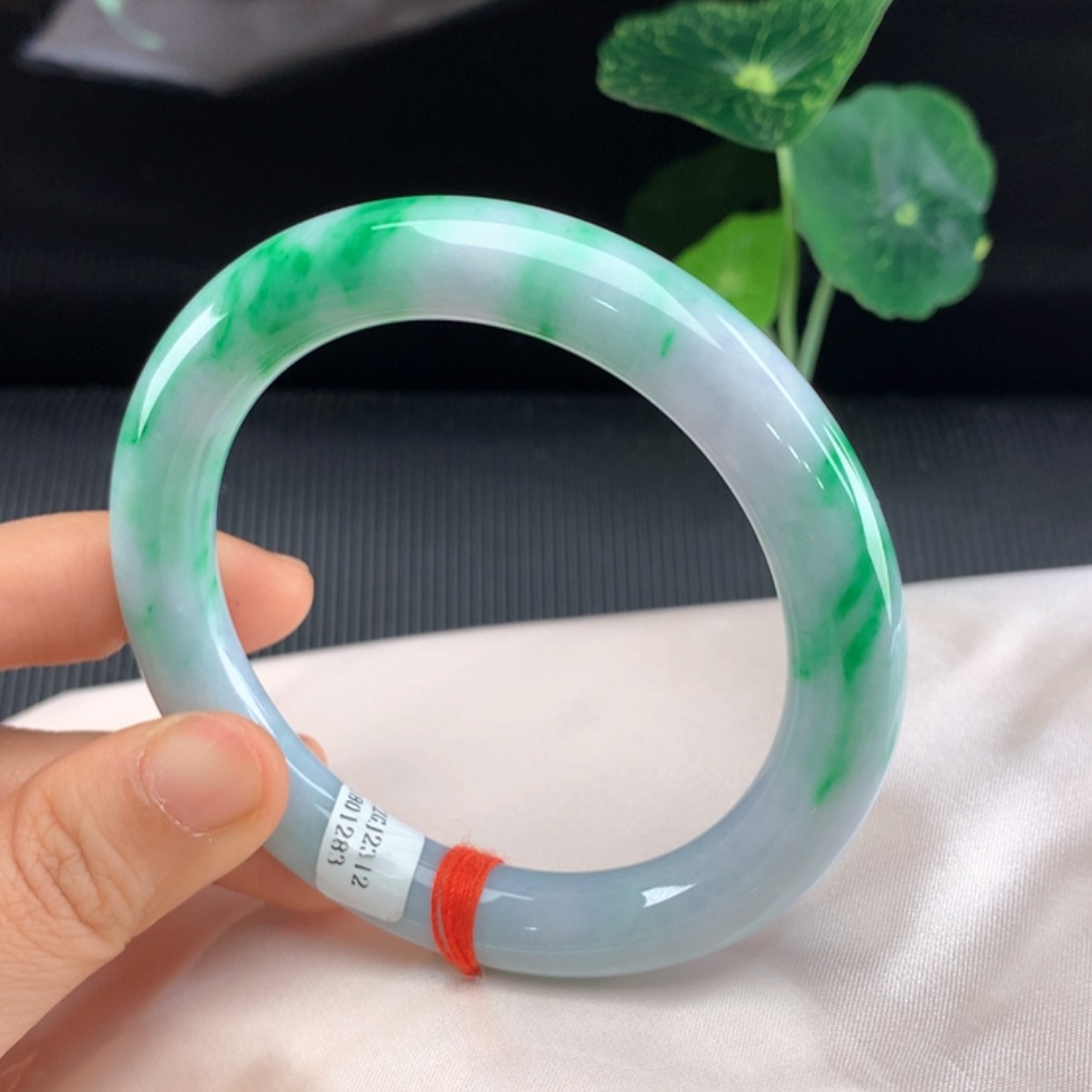 【闪购商品】翡翠手镯未镶嵌59圆条