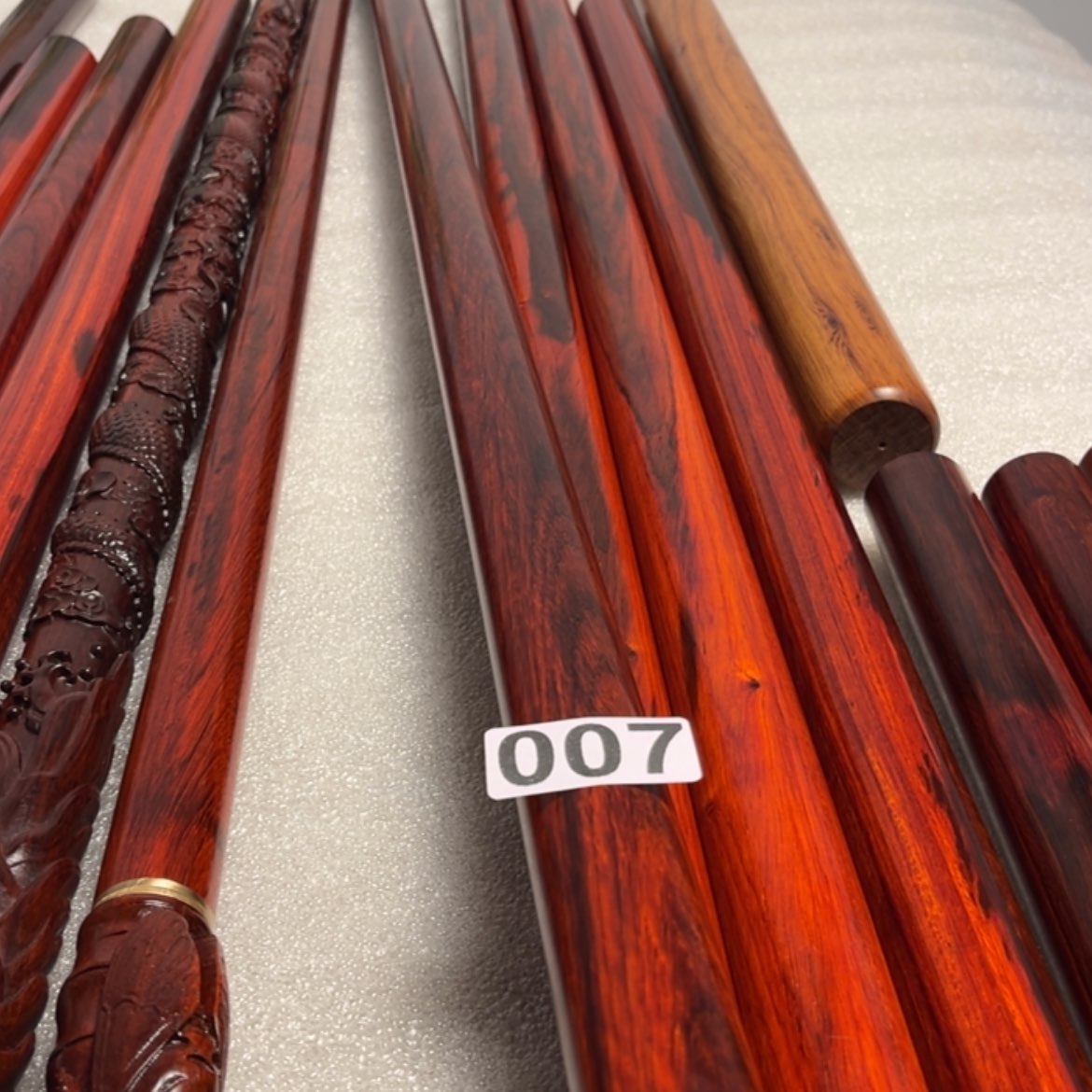 【闪购商品】雕刻木材小****！007