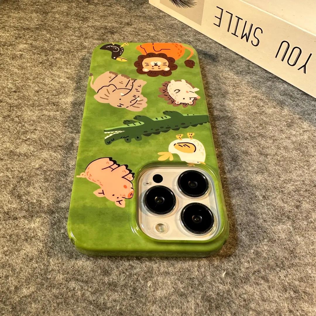 春日绿色卡通狮子大象菲林壳硬适用iPhone15promax苹果13手机壳新