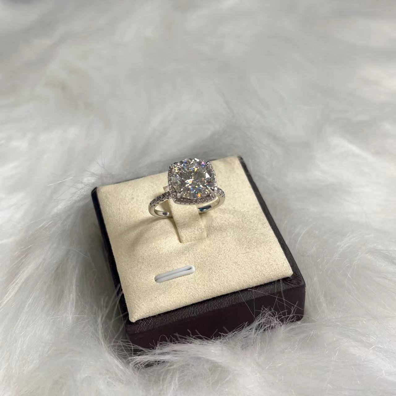 南非18A 天花板戒指 大方包戒指5克拉-B