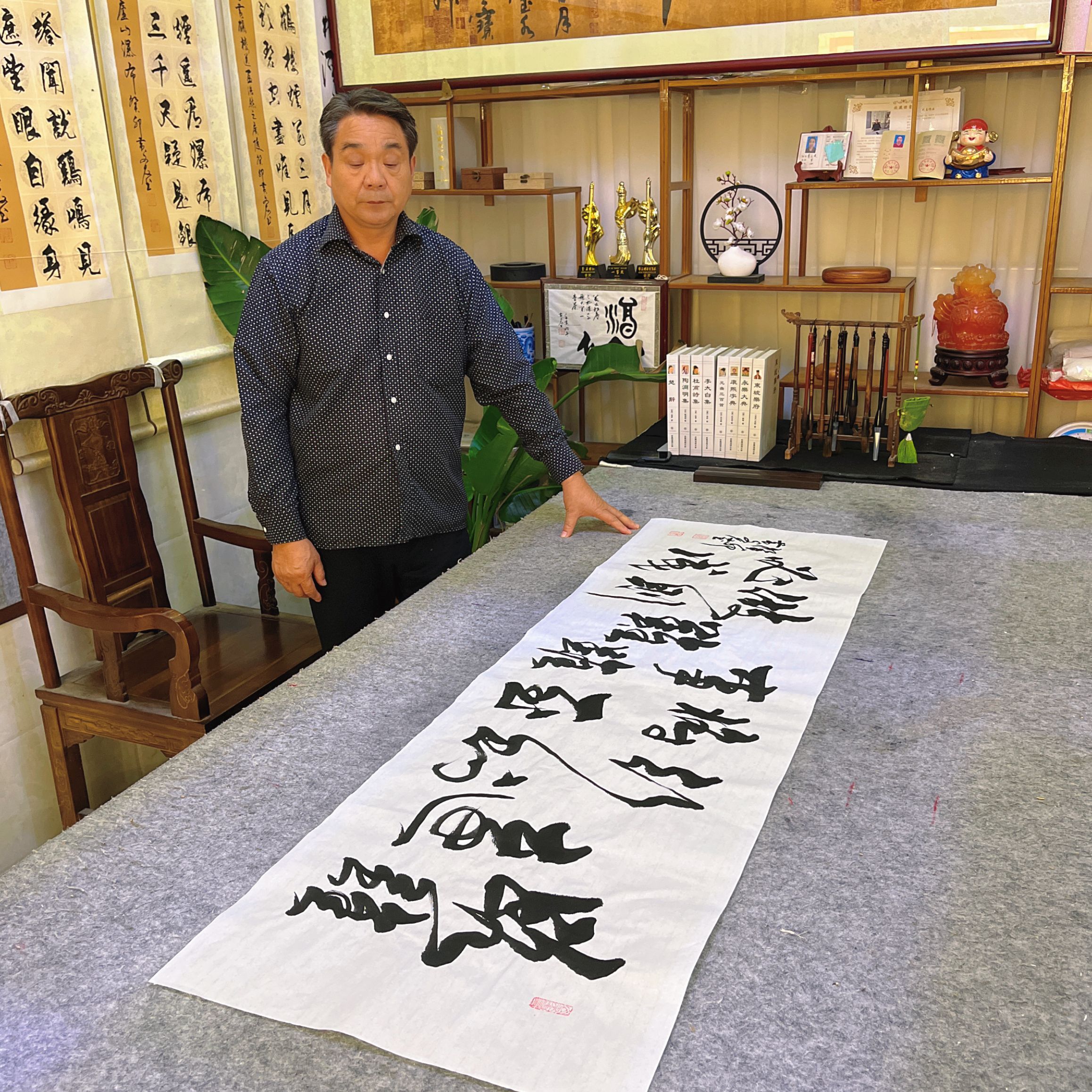 路虽远行则将至，事虽难做则必成50*160 黄文友老师书法作品