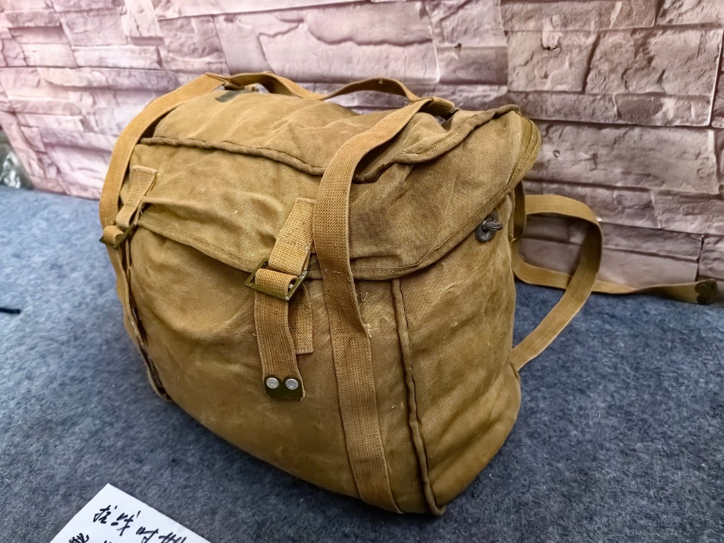 双肩携行包  35*25*28 保存上等  包老 保真  孤品  就一个