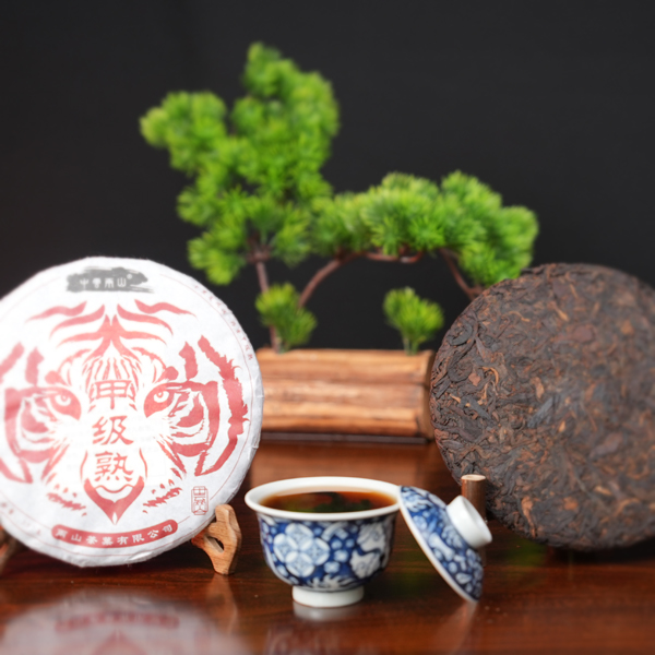 正宗云南临沧普洱熟茶千里定风波药香甲级熟木质醇香质香药香2020