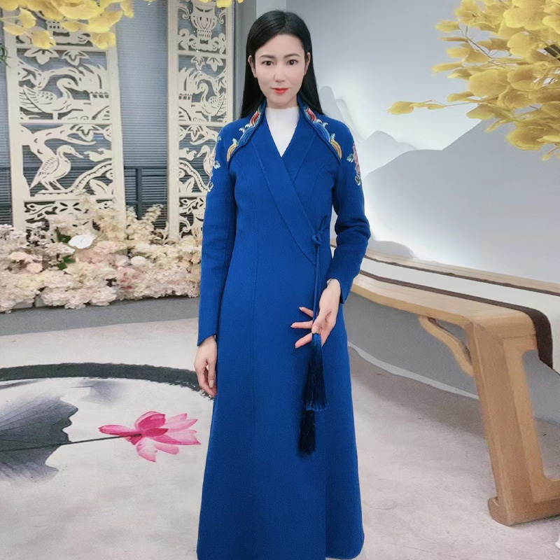 国风绣花V领羊毛羊绒气质高贵时尚修身长款江崖牡丹大衣22D11223