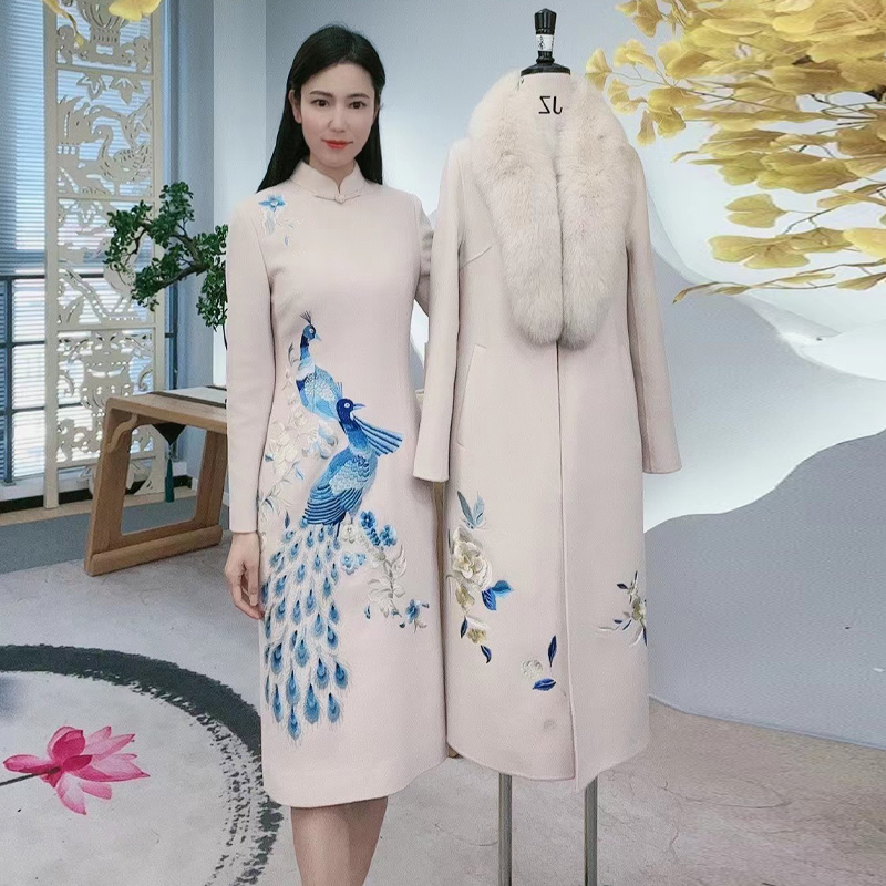 浒城古娘国风冬季修身绣花雅致高贵女士灵雀毛呢连衣裙-22D17285