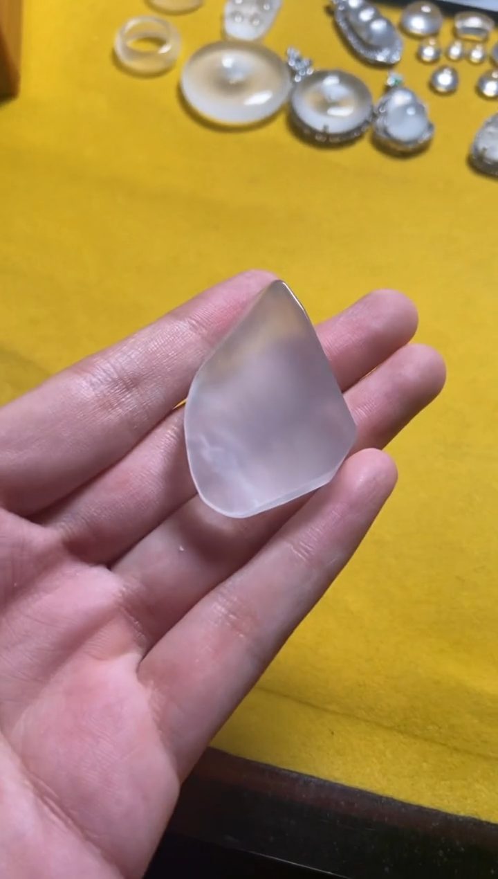 【闪购商品】石英质玉原石未镶嵌00001