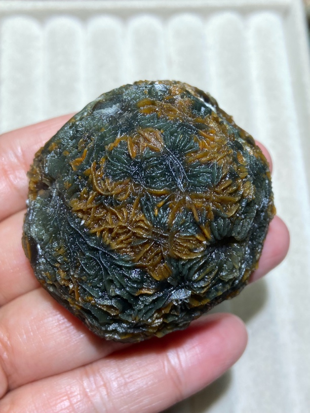 新疆黑山筋脉手把件