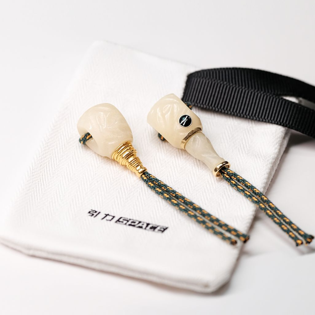 合金吊坠 【三通】文玩三通驼骨雕刻佛头配饰纯手工镶嵌设计