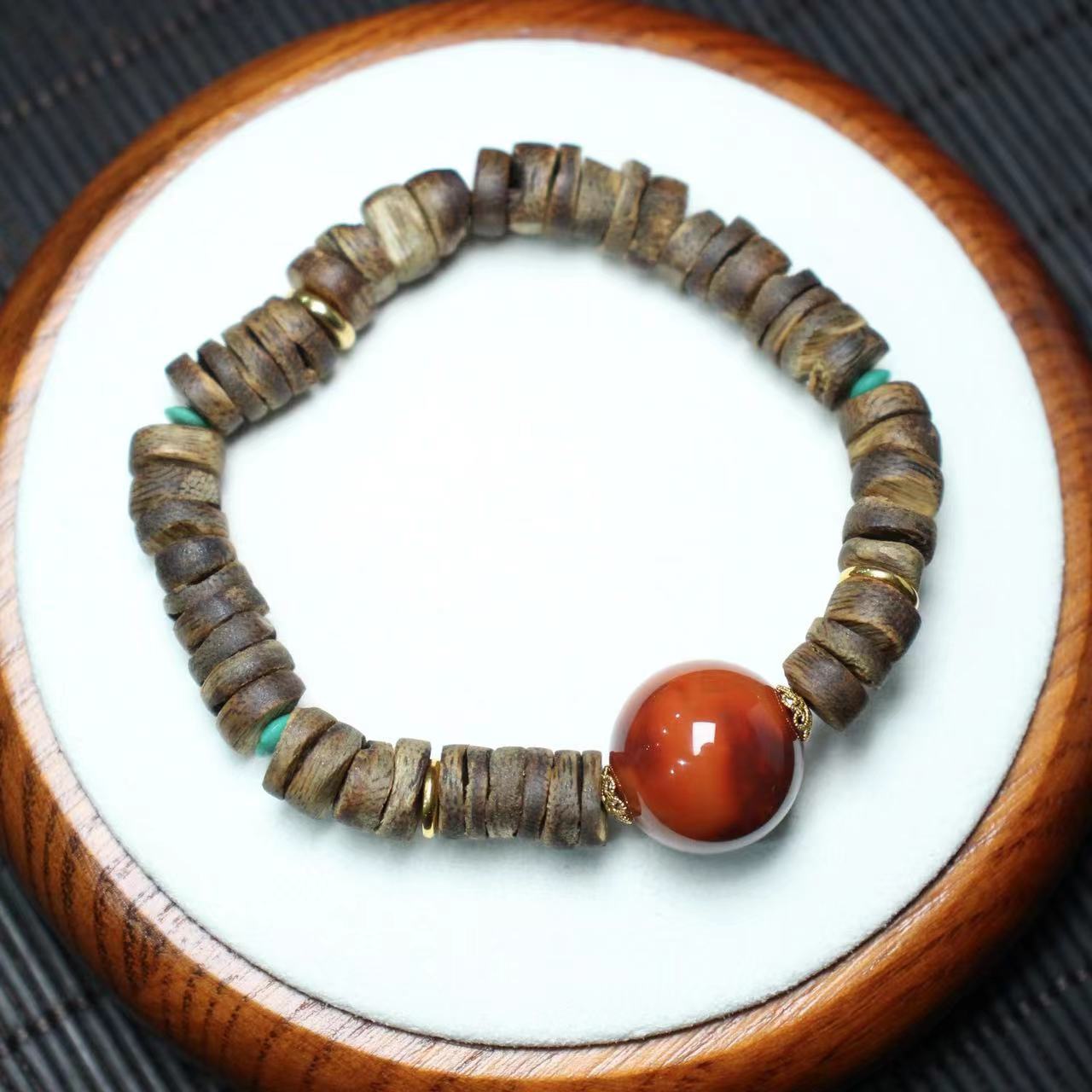 沉香【壹芳珠宝】沉香药片手串设计18k金大头手串顶珠14mm