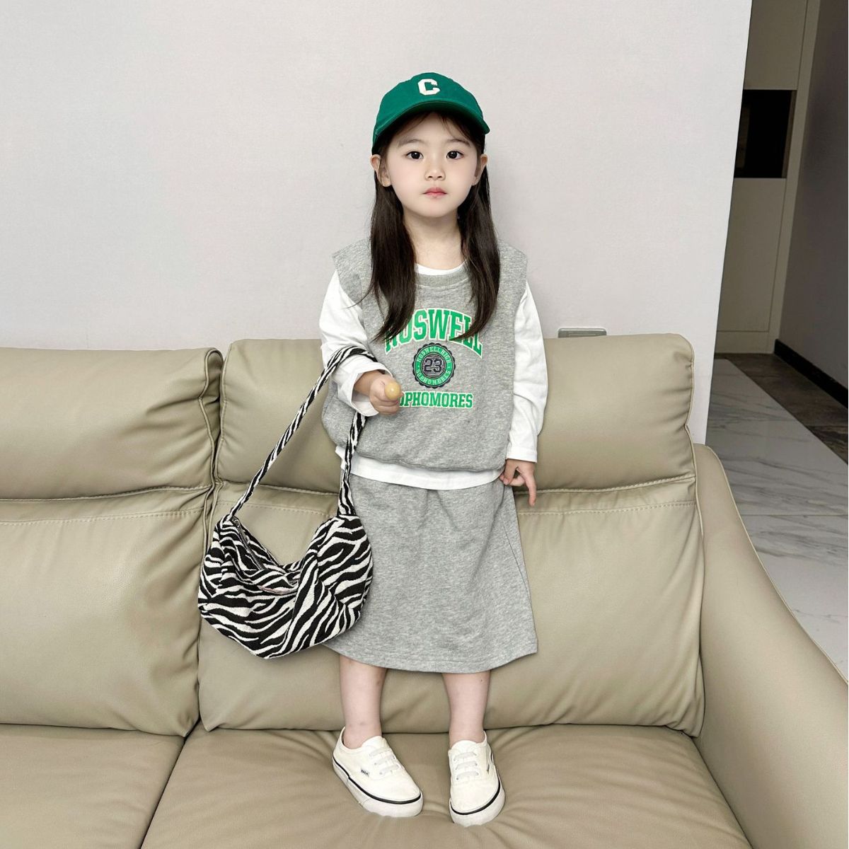 《小婕家》2023秋季新品韩版童装女童圆领无袖卫衣+半身裙2件套套