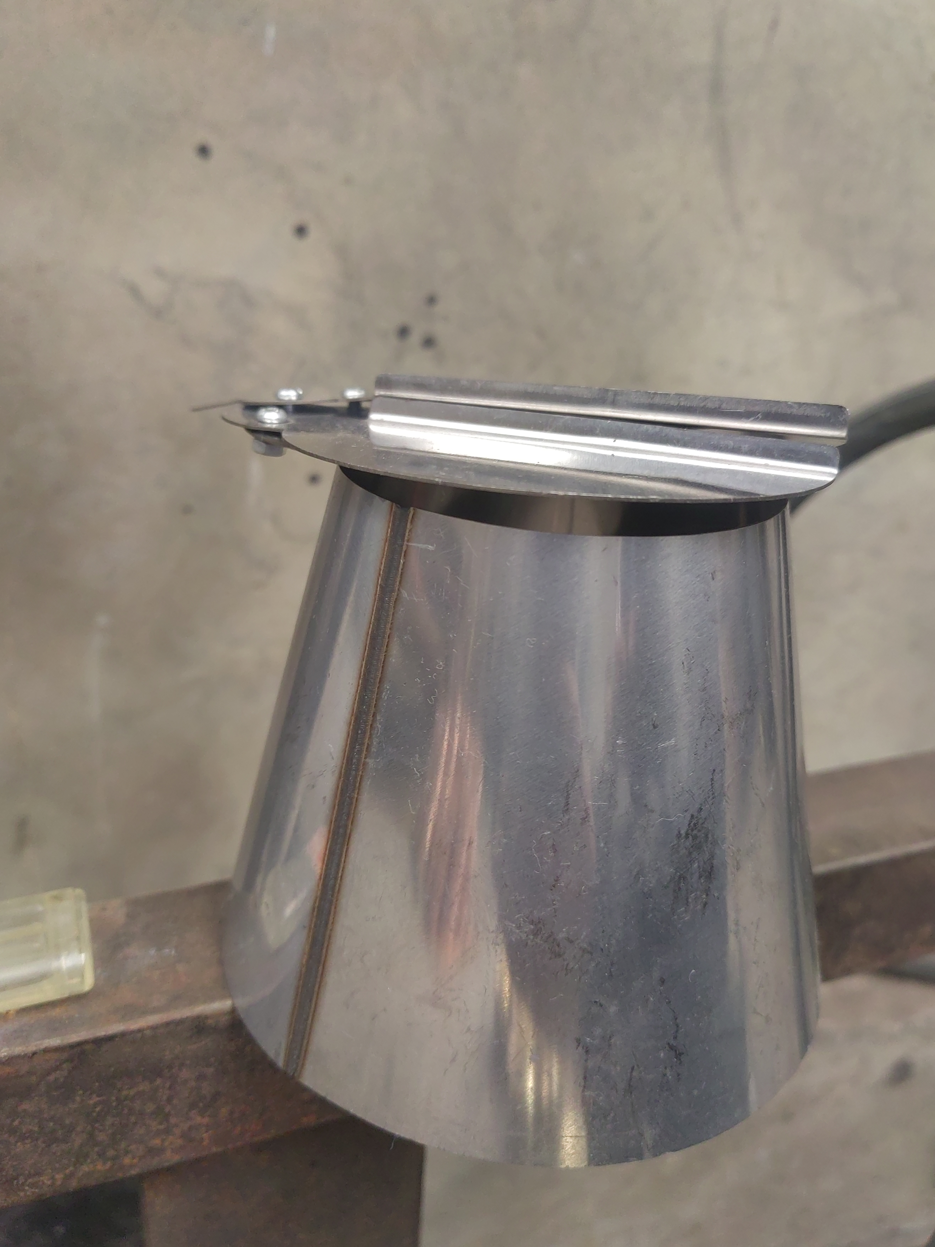 加厚不绣钢压火冒碳锅专用