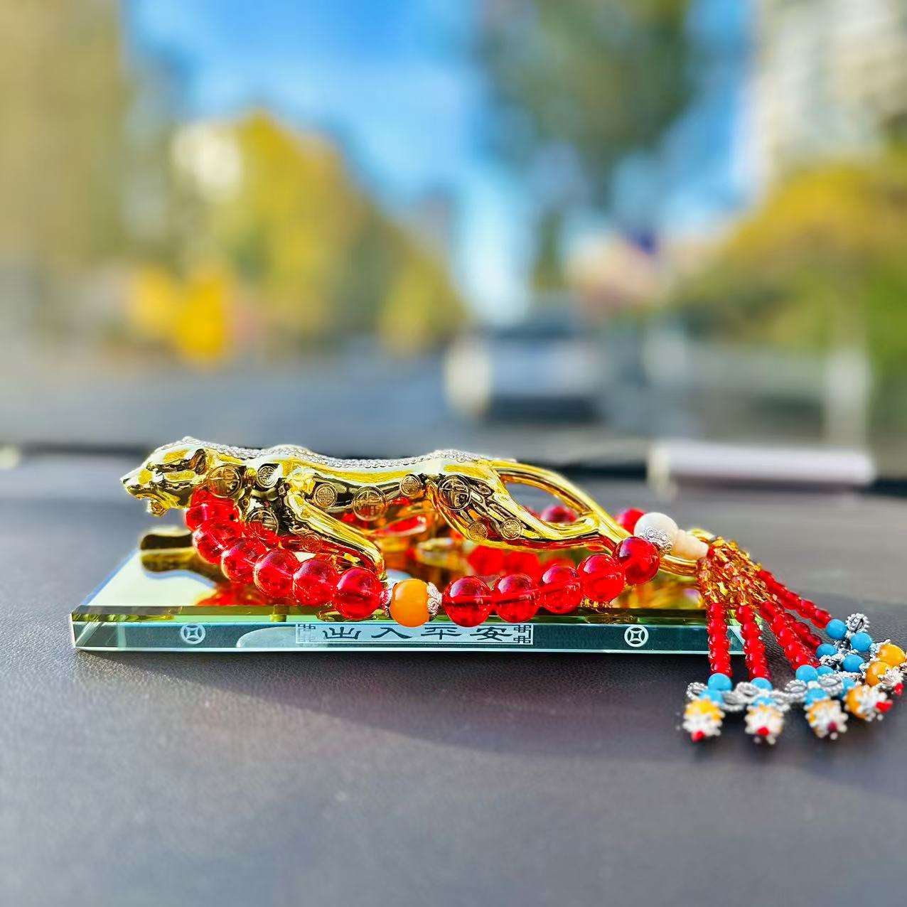 【金钱豹】车载高档纯手工镶钻创意金钱豹虎虎生威中控台男士用品