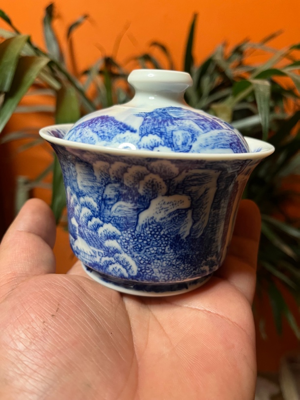 纯手工手绘釉下仿古泥青花六面满绘重工国画瀑布山水马蹄两才盖碗