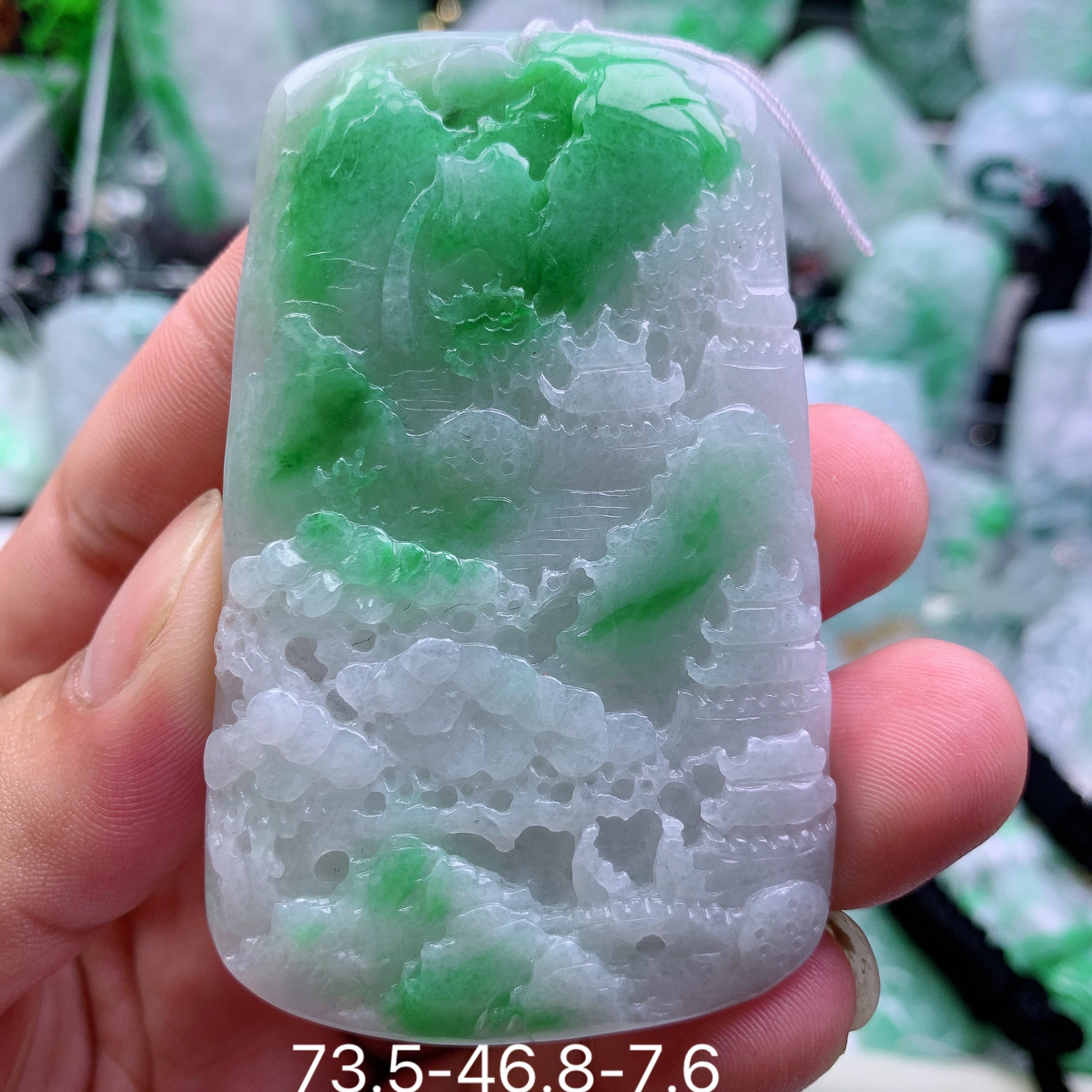 天然A货翡翠飘绿山水牌吊坠挂件