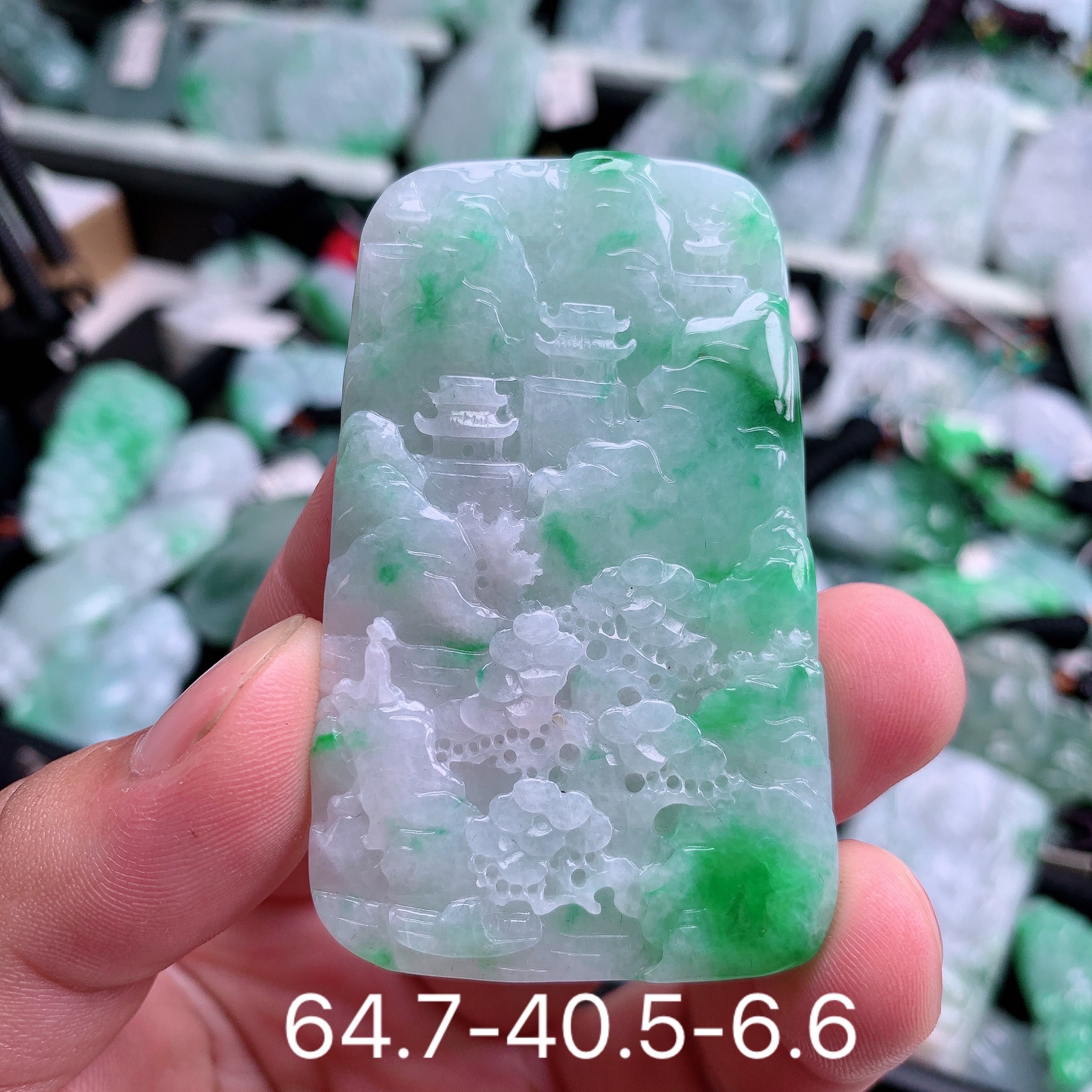 天然A货翡翠山水吊坠挂件