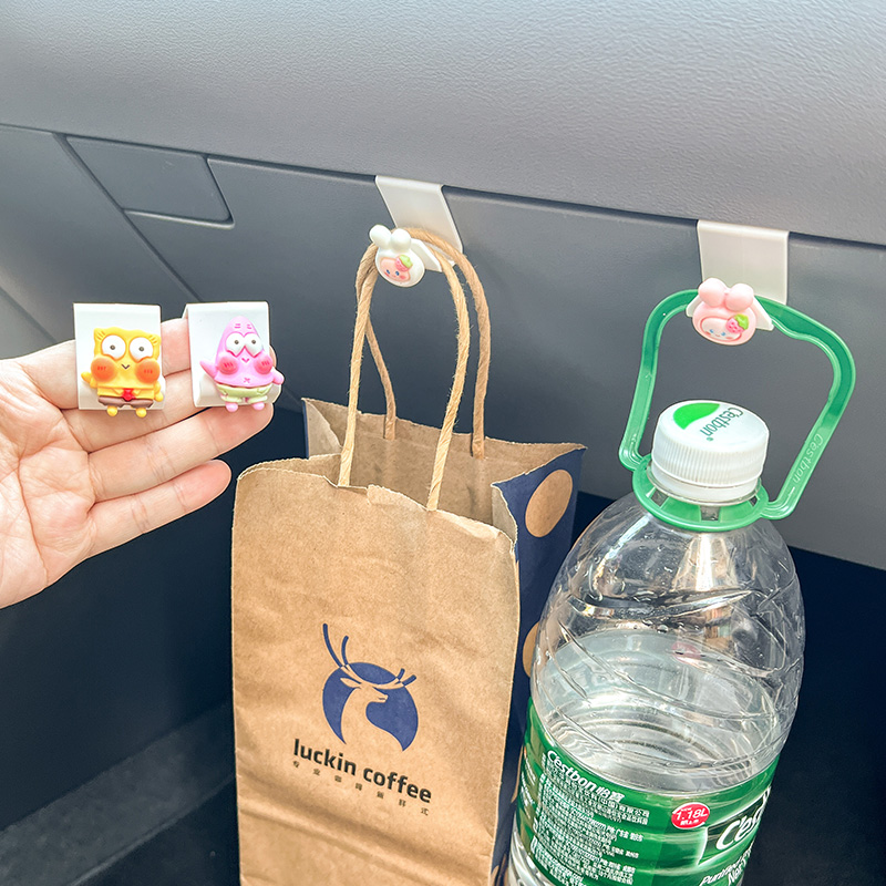 创意卡通小鹏MONA M03车载便捷挂钩副驾驶手套箱置物挂勾汽车收纳