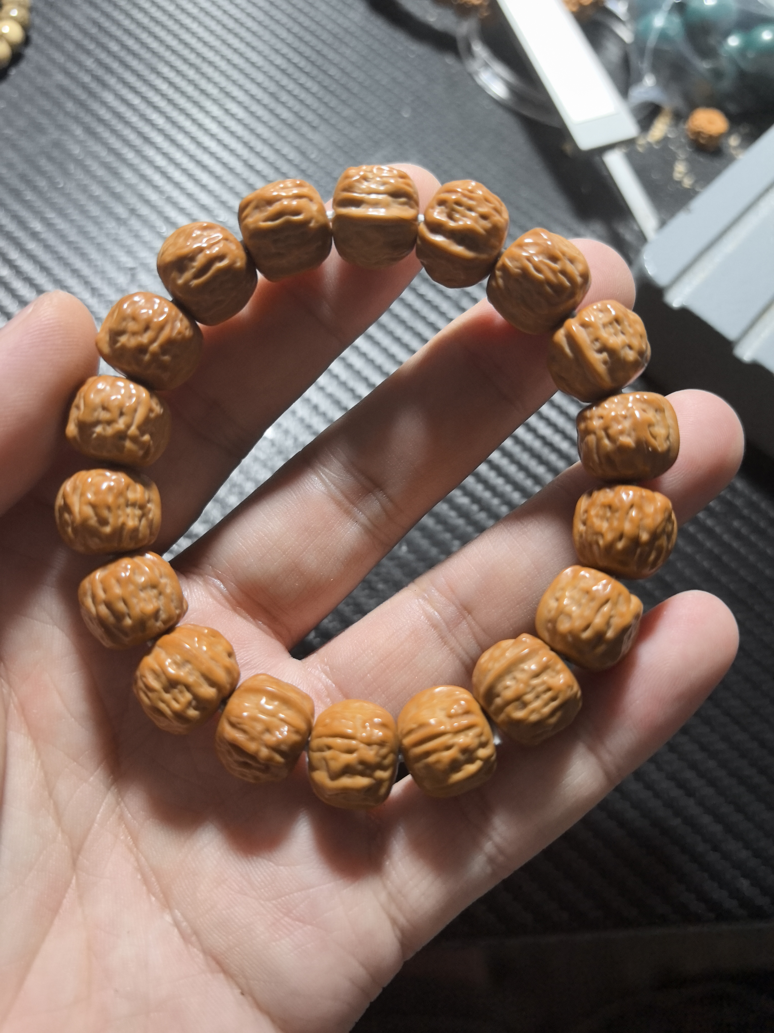 猴头雕刻蛤蟆头手串