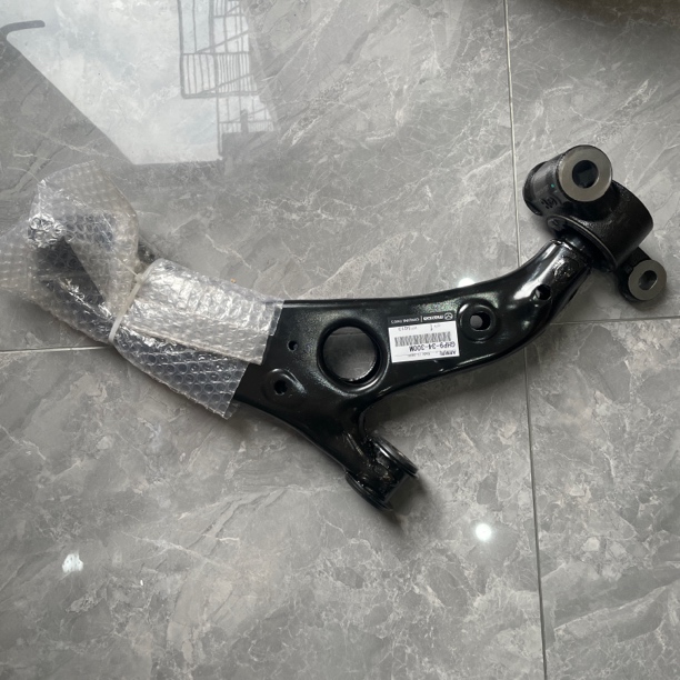 OE进口下拖臂，马自达阿特兹 昂克塞拉 CX-5 CX-4下悬挂摆臂