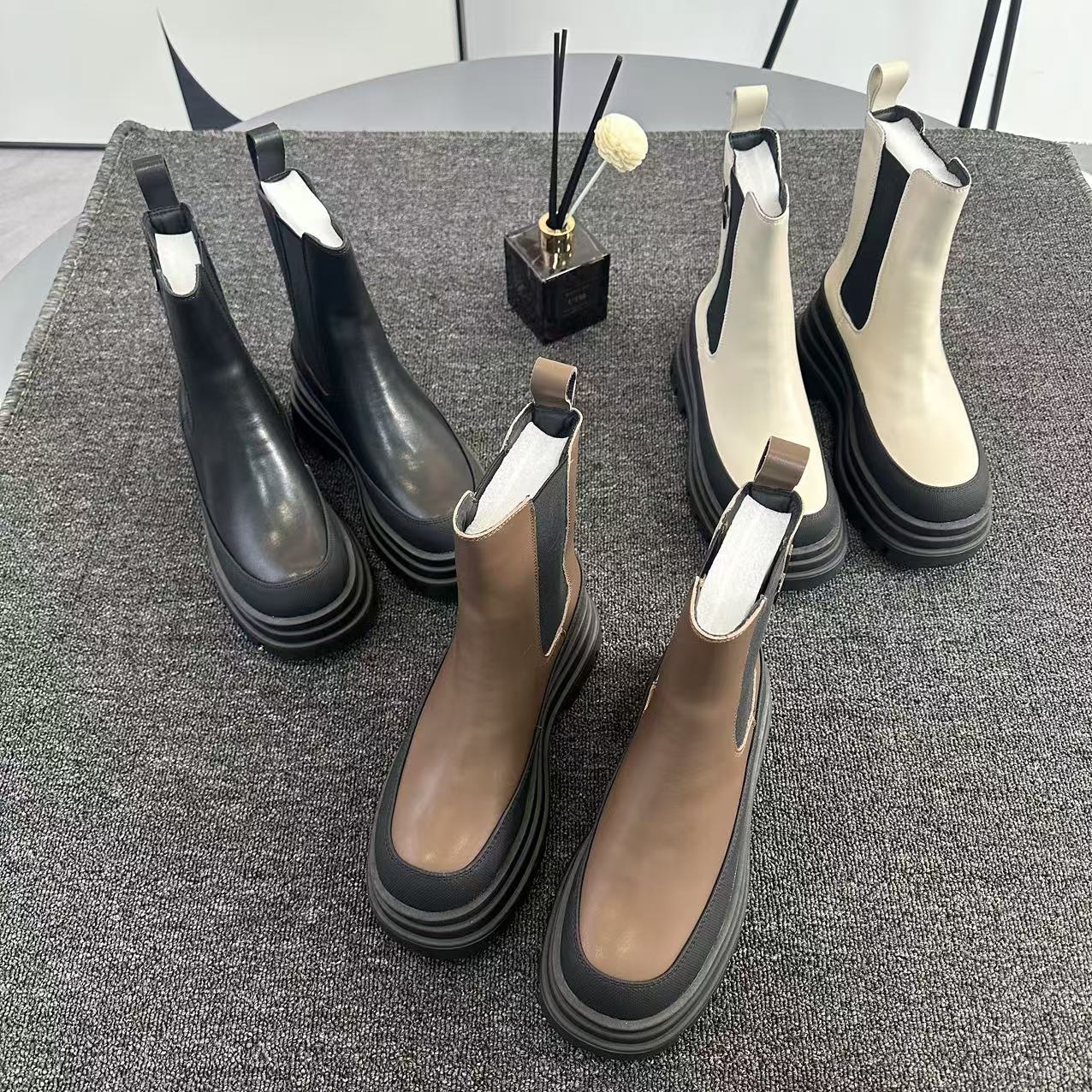 2024冬季新款星星百搭时尚厚底英伦风马丁靴 66-72