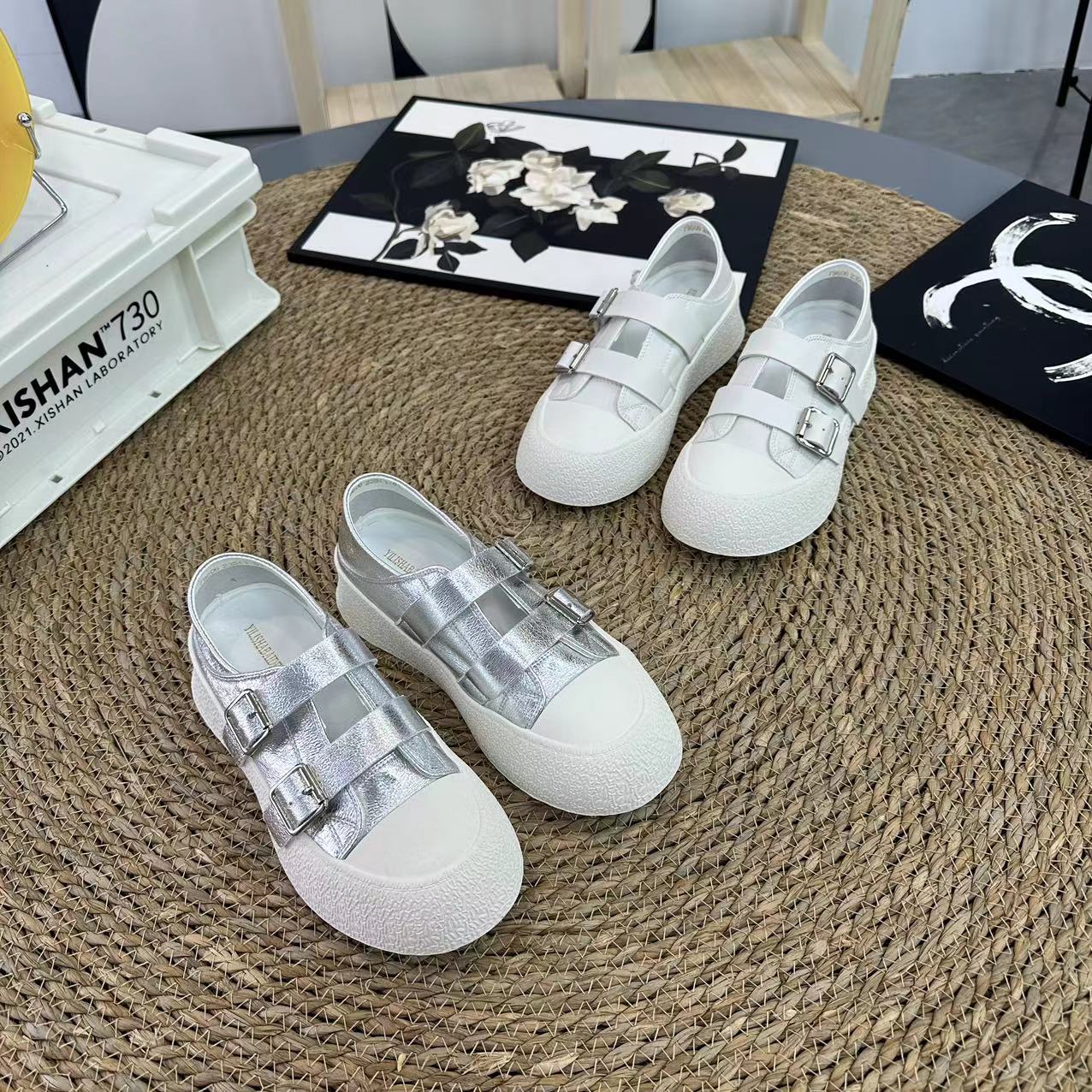 2025夏季新款一脚蹬舒适金属扣增高厚底小白鞋 79606