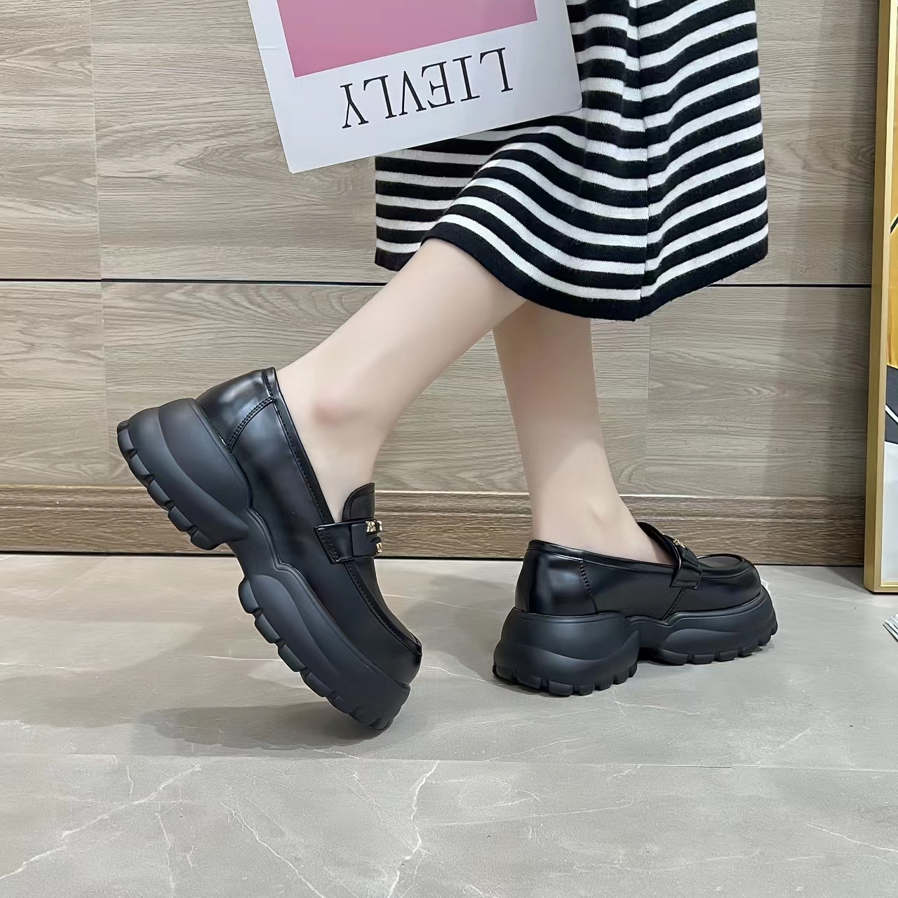冬季新款厚底英伦风黑色小个子复古百搭增高乐福鞋 8210