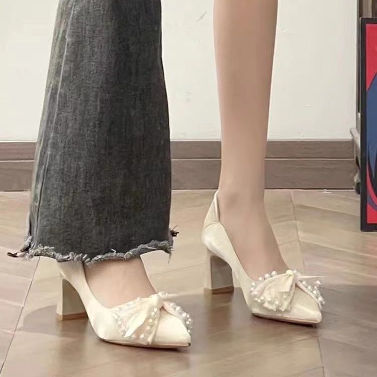 新娘主婚鞋不累脚秋冬小众法式粗跟平时可穿单鞋气质香槟色高跟鞋