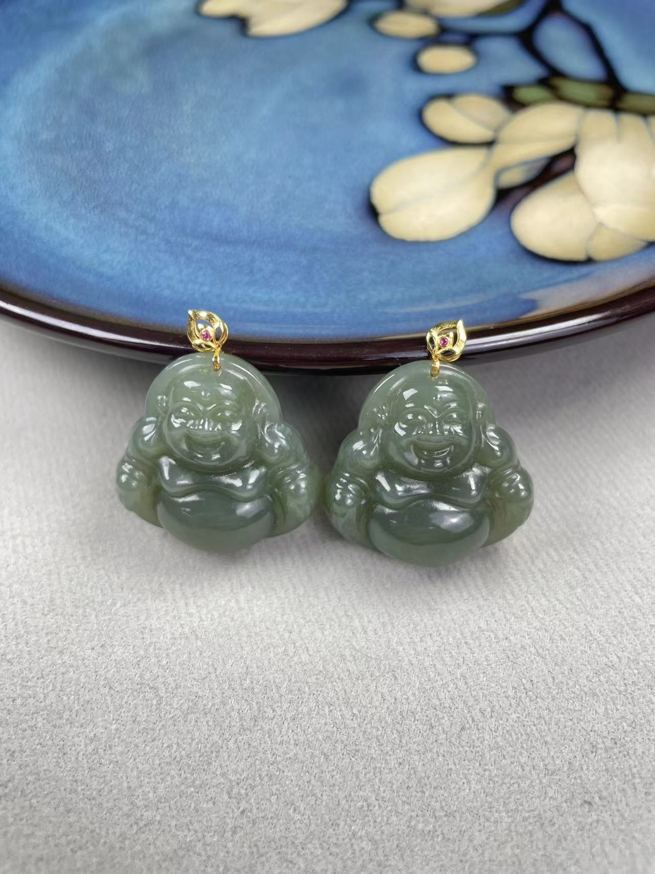 【睿泽鉴宝】18K和田玉湖水绿佛公吊坠 多样性发货 ZY2005