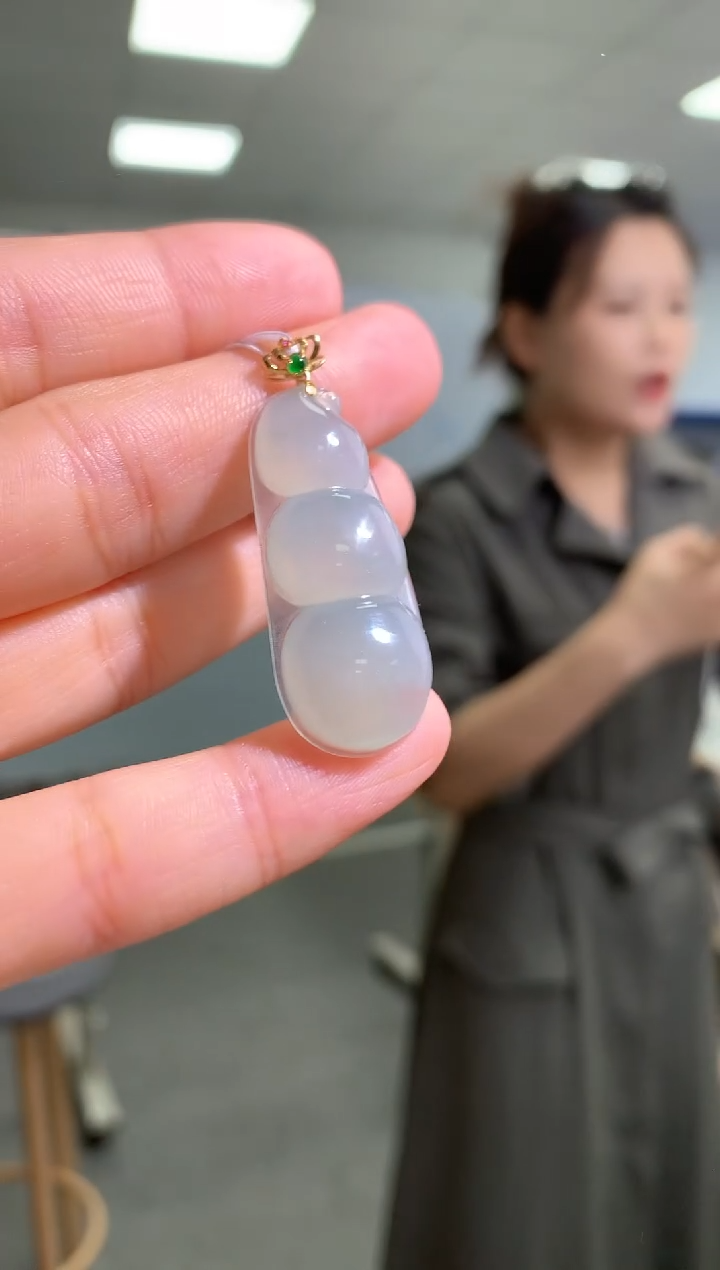 【闪购商品】翡翠豆子18K金镶嵌吊坠
