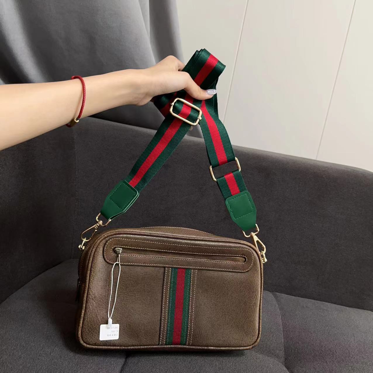 90新 GUCCI/古驰 兔兔奢/古驰手拿包/240524103