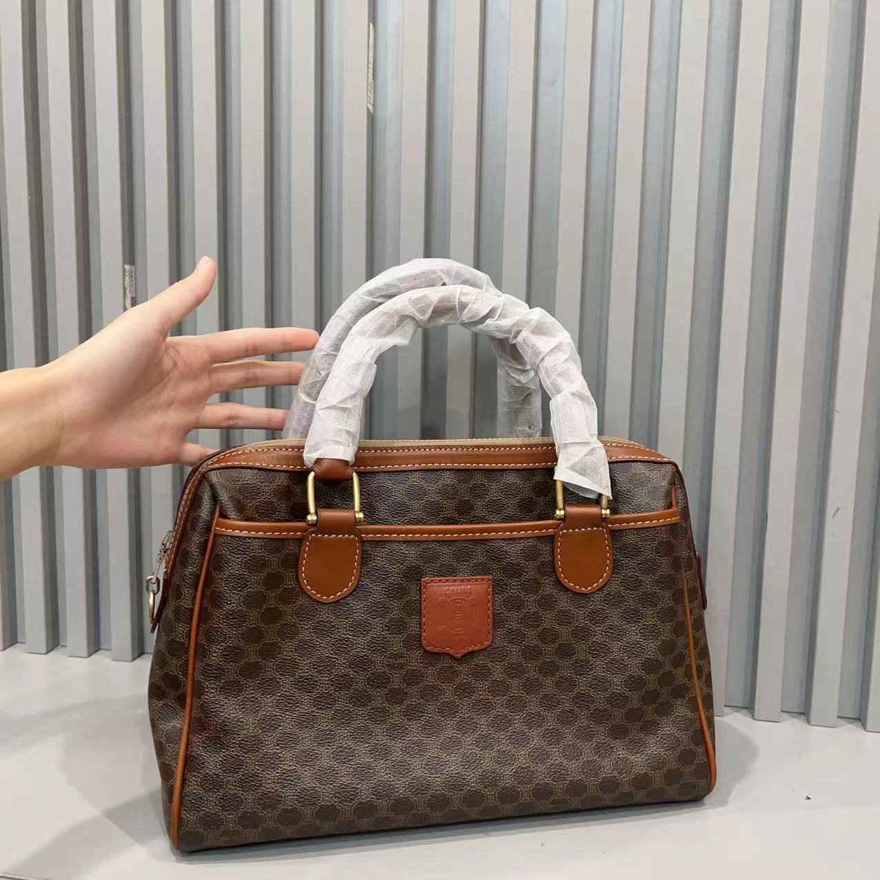 95新 Celine/思琳 兔兔奢轩轩/思琳波士顿手提包/240324231
