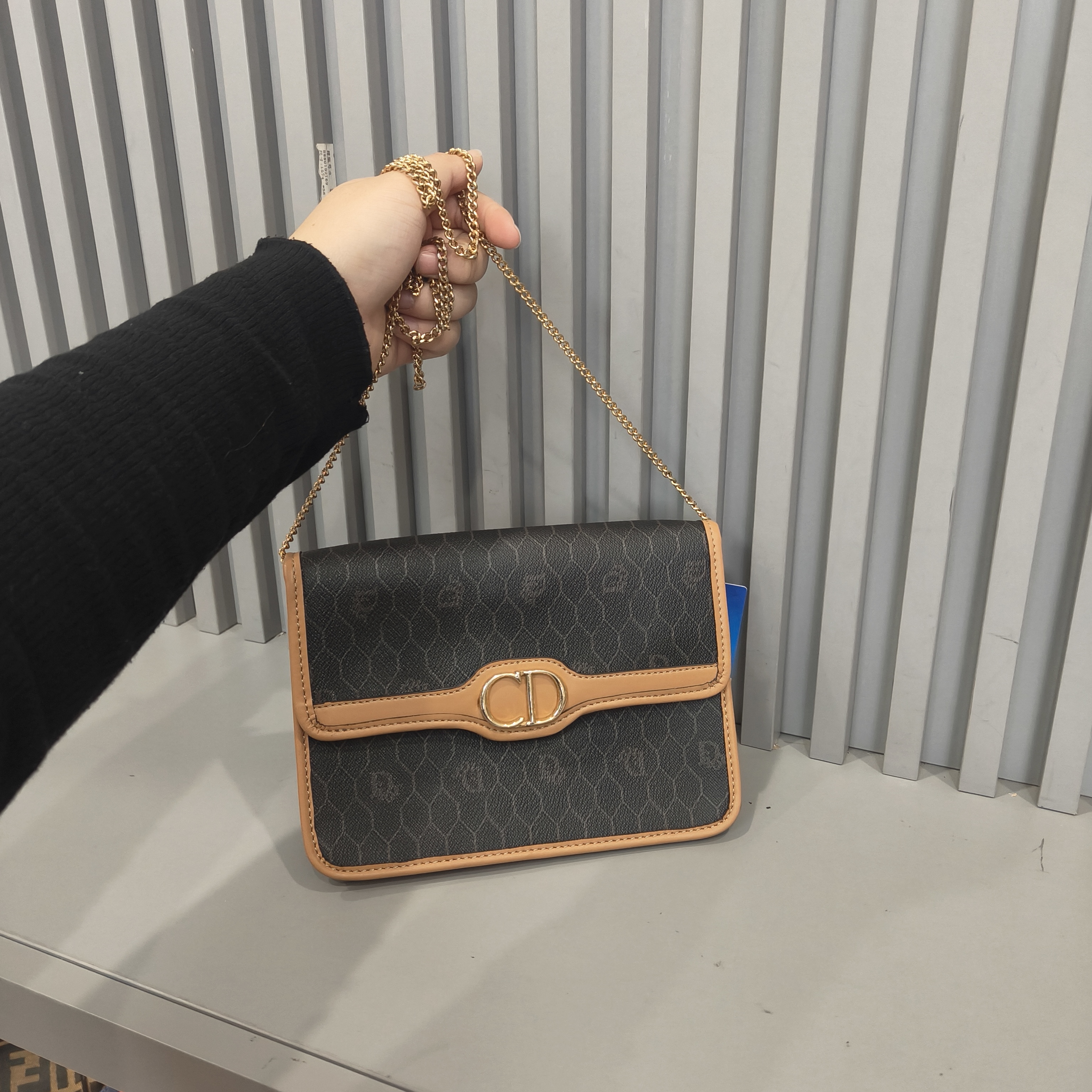 95新 DIOR/迪奥 兔兔奢/迪奥斜挎包/240719136