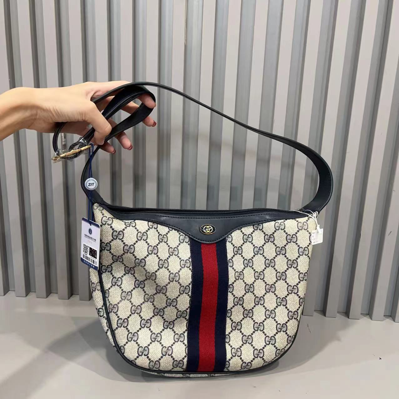 95新 GUCCI/古驰 兔兔奢/古驰斜挎包/240719177