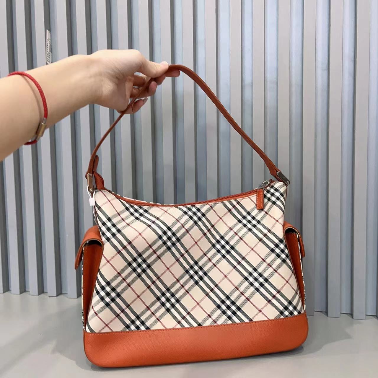 95新  兔兔奢/巴宝莉单肩包/4599/230527015