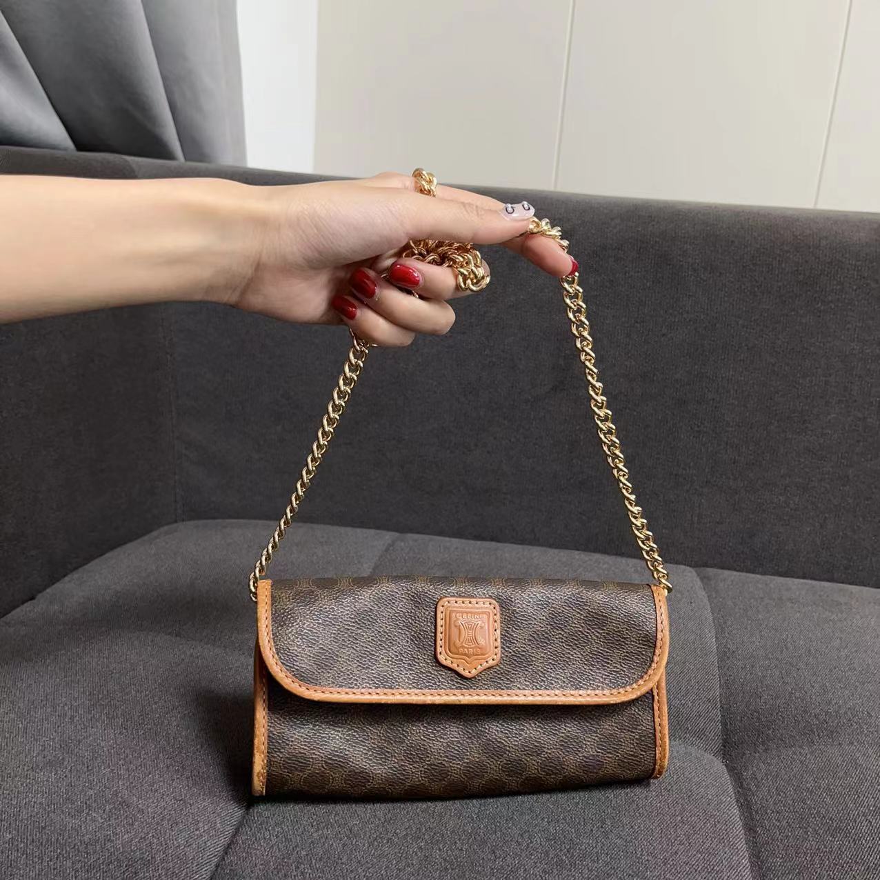 80新 Celine/思琳 兔兔奢轩轩/思琳手拿包/240823054