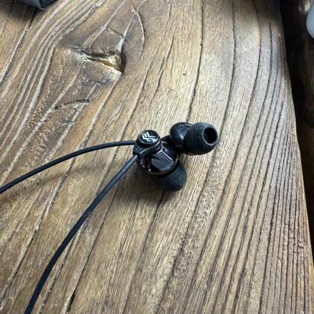 95新  蓝牙耳机 重低音 通话