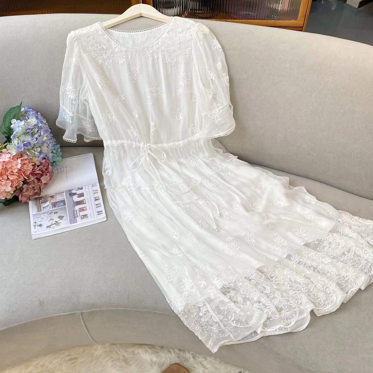《着西》刺绣短袖连衣裙7779
