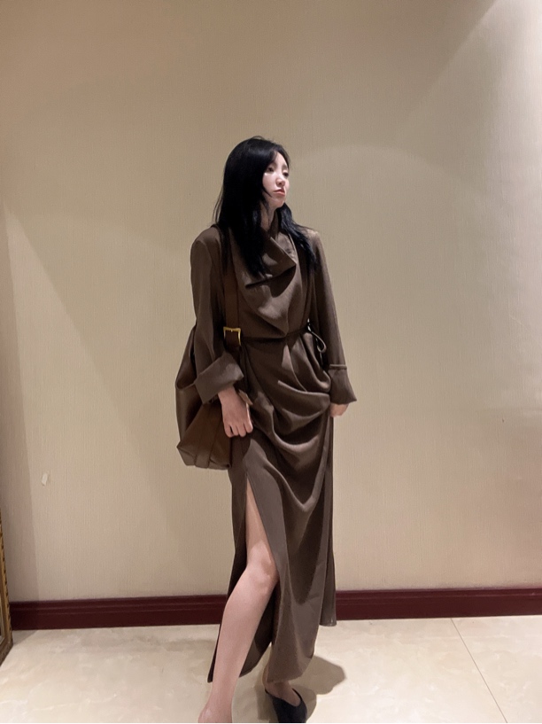 气质极简风设计感荡领长袖收腰连衣裙