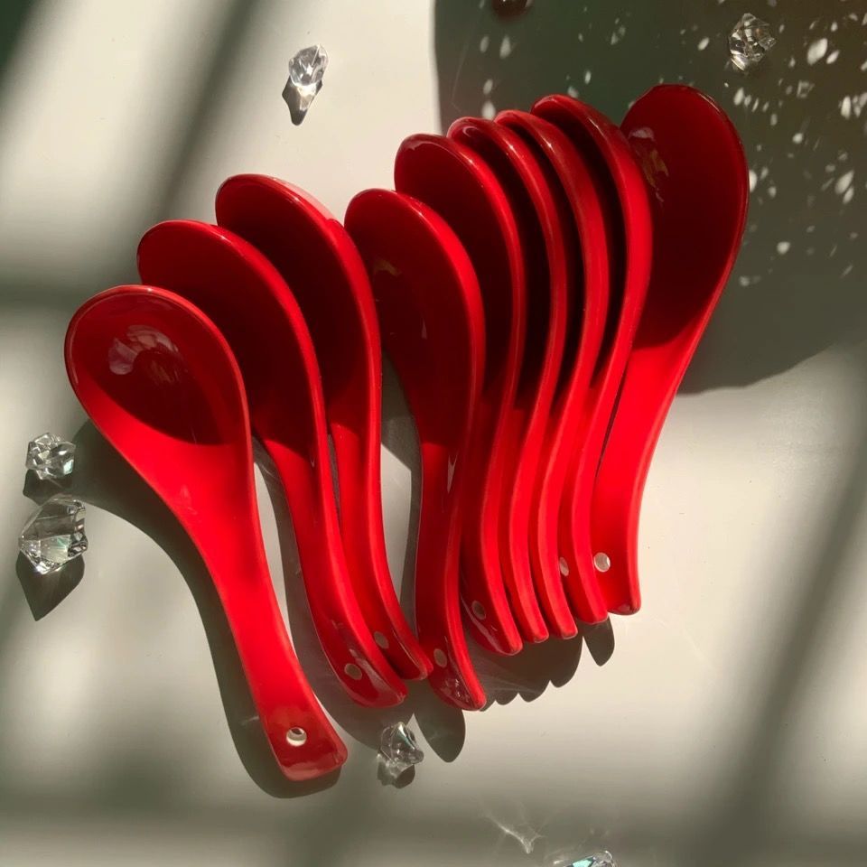 喜庆创意红色韩国结勺子喝汤勺匙汤婚喜庆陶瓷红勺餐具搭配