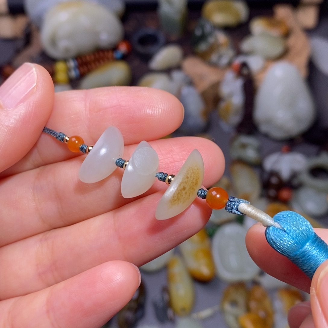 和田玉颈饰未镶嵌