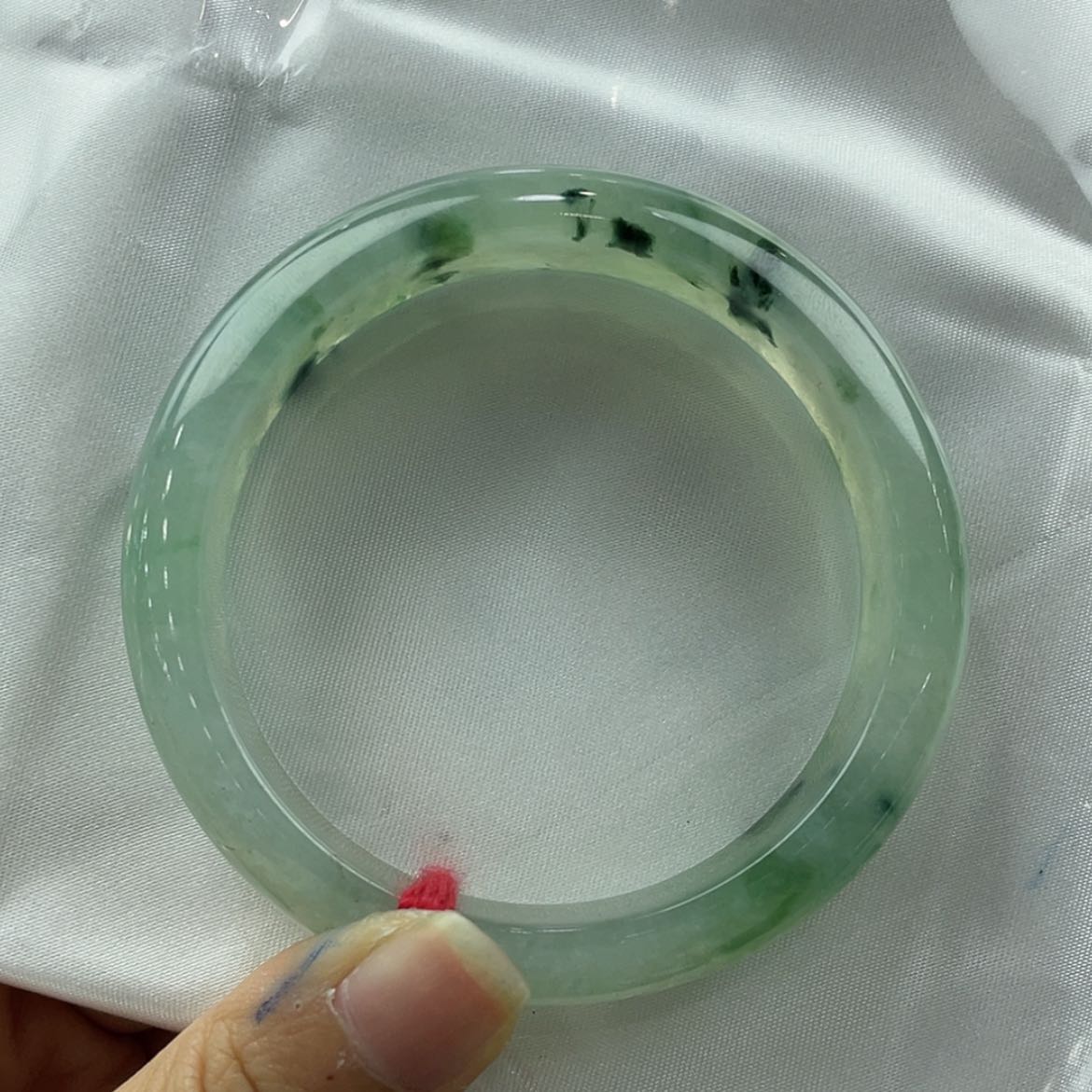 【闪购商品】翡翠手镯未镶嵌我*猫