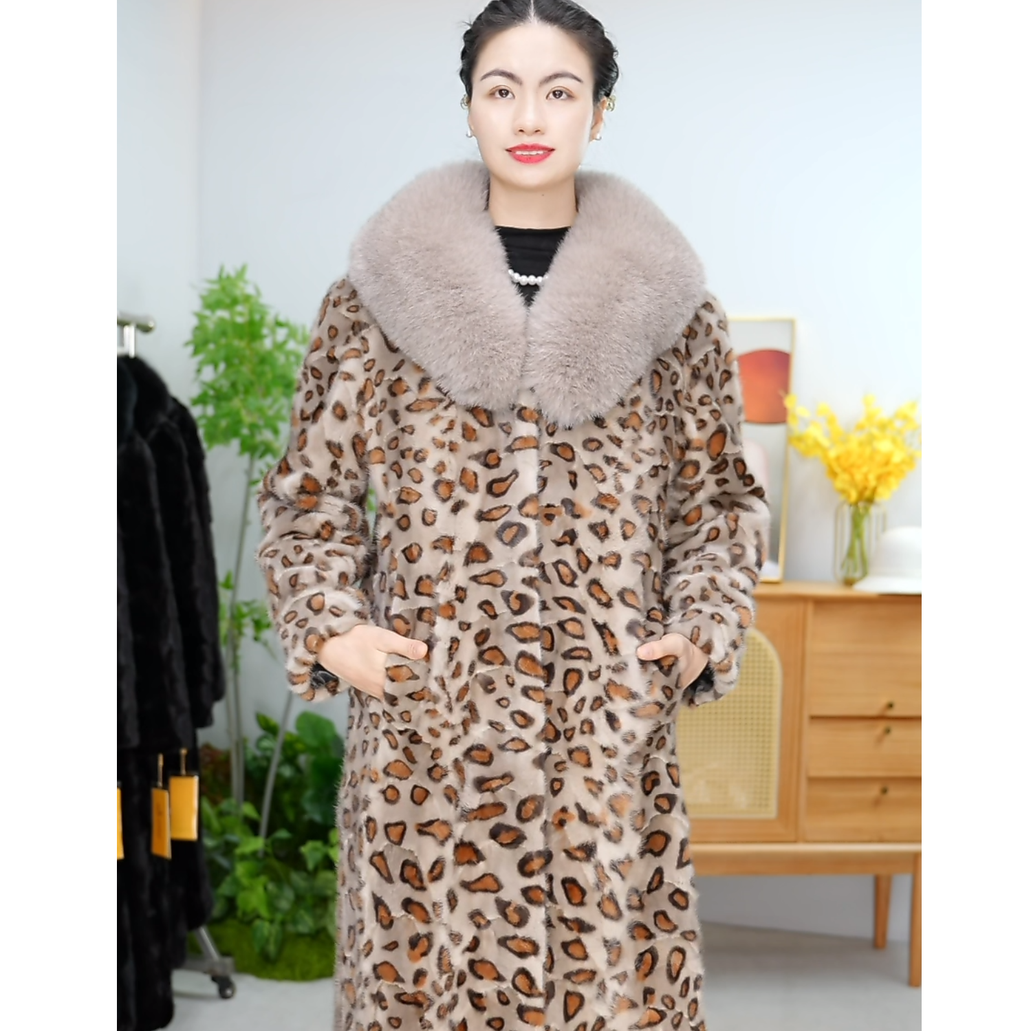 水貂皮草女2024年新款豹纹青果领狐狸毛领长款貂皮外套水貂毛