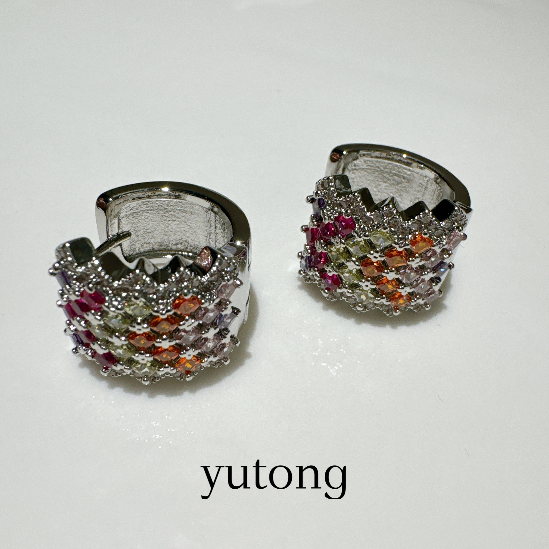 铜合金合成锆石耳饰 【雨桐轻奢饰品】设计款耳环LWW3835F