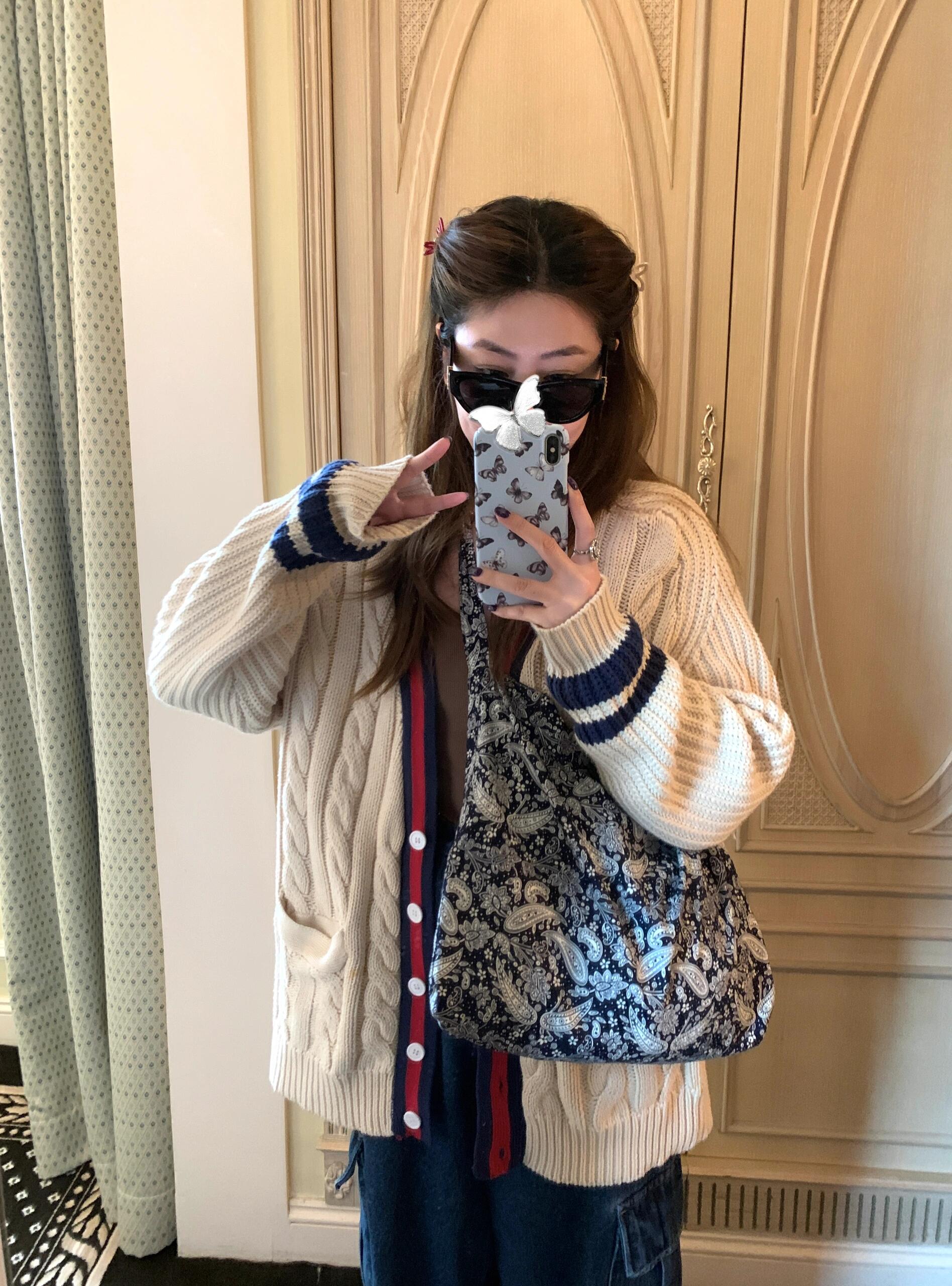 2025 新款怀旧经典新系列时尚拼色条纹长袖针织开衫A8029