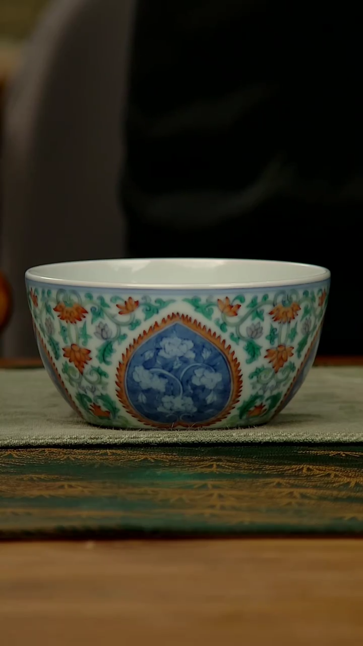 【闪购商品】瓷青花斗彩缸杯