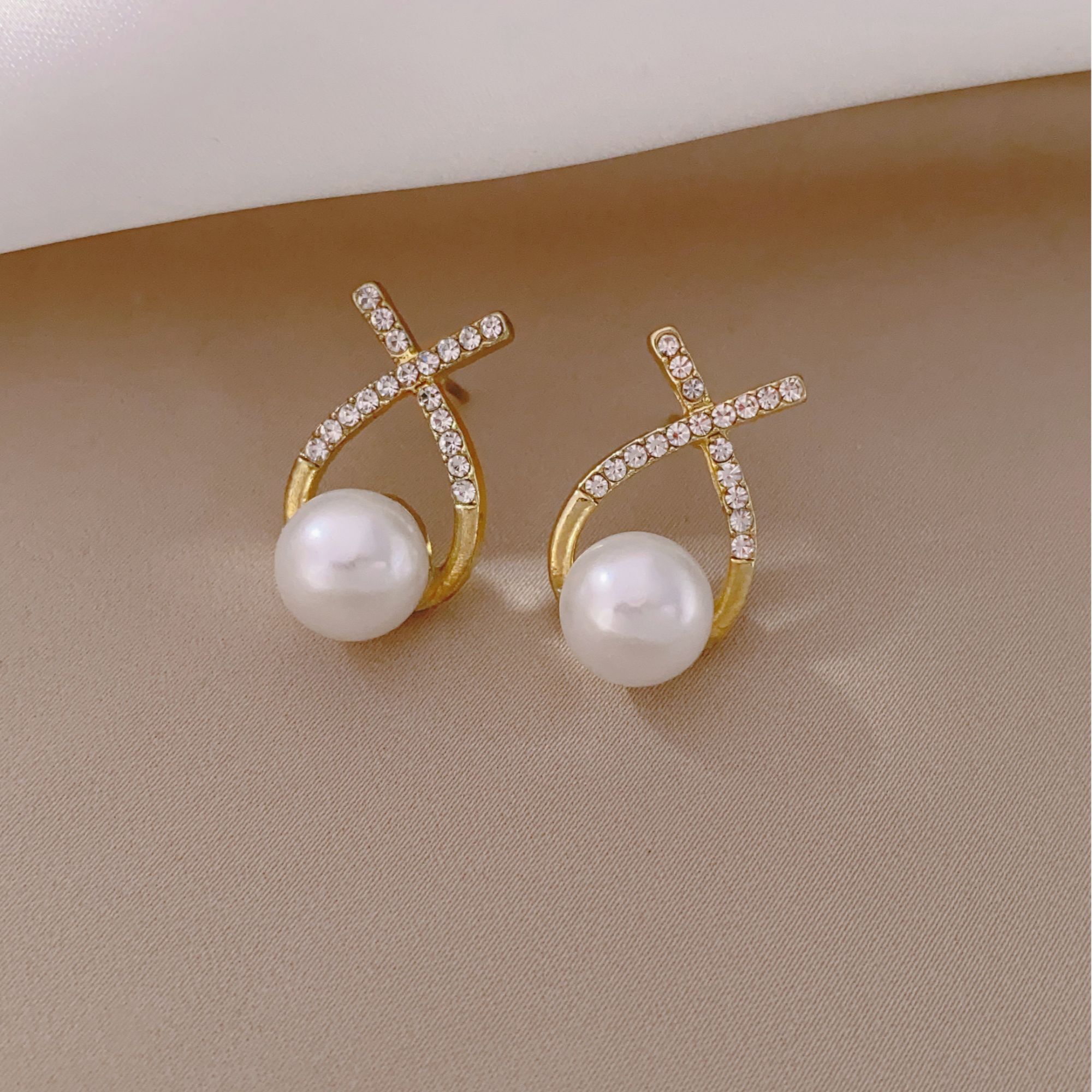 合金仿珍珠耳饰 7号c-206新款高级感耳钉气质三角交叉耳环百搭